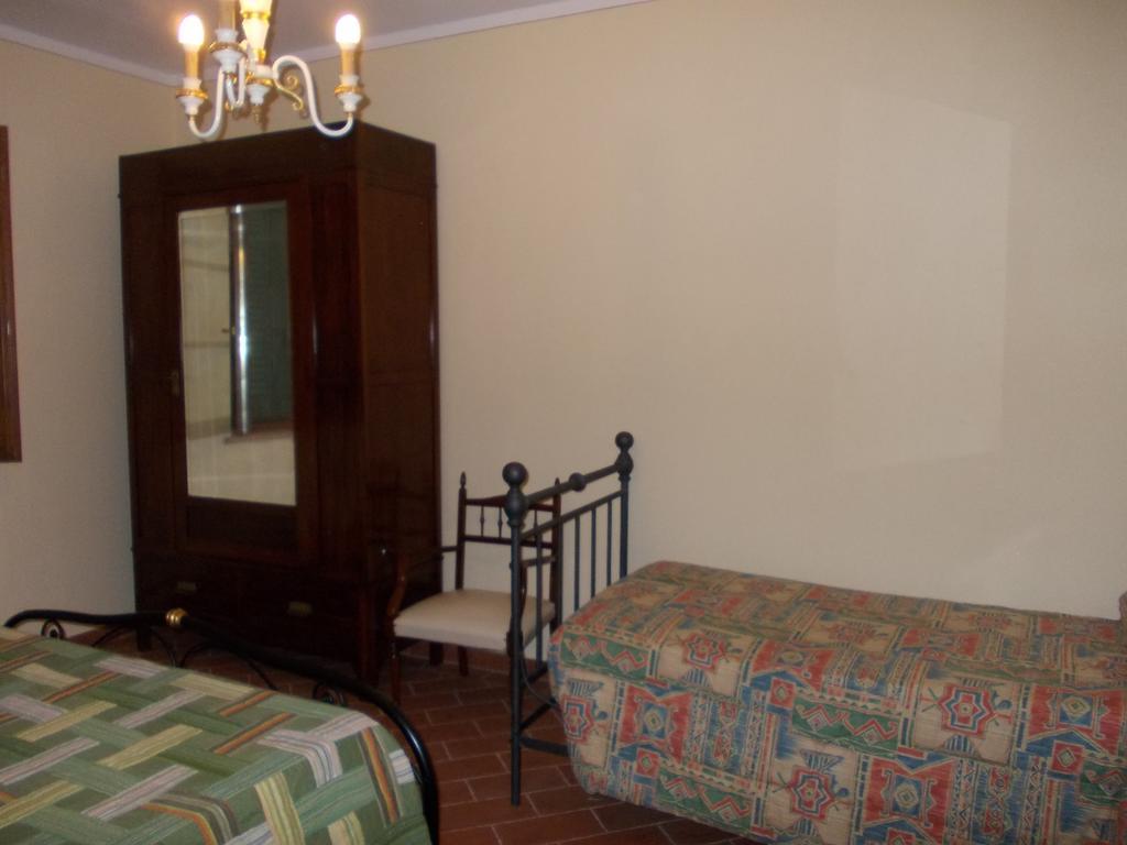 Agriturismo L'Isola Crespina Room photo